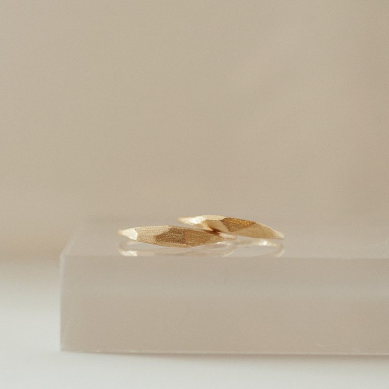 Alternative view of SKINNY FACET COUPLE RING