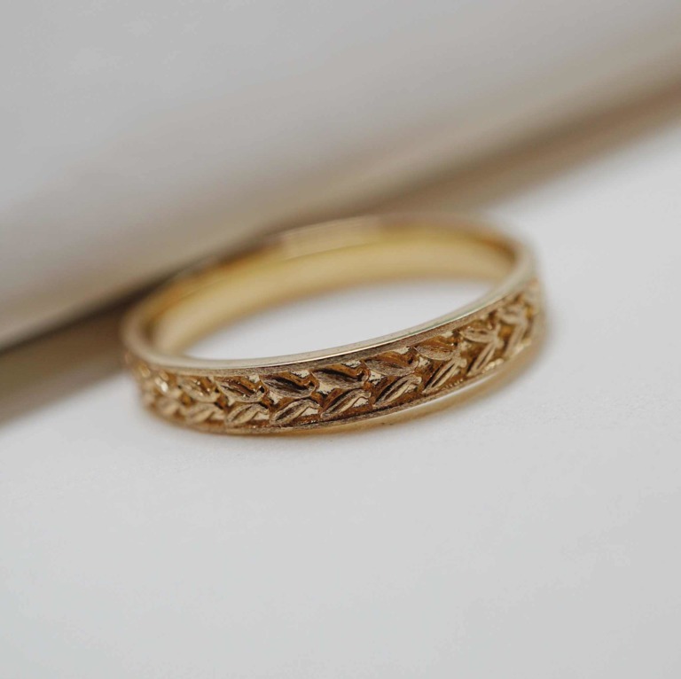 PATTERN OLIVE LEAF BAND RING