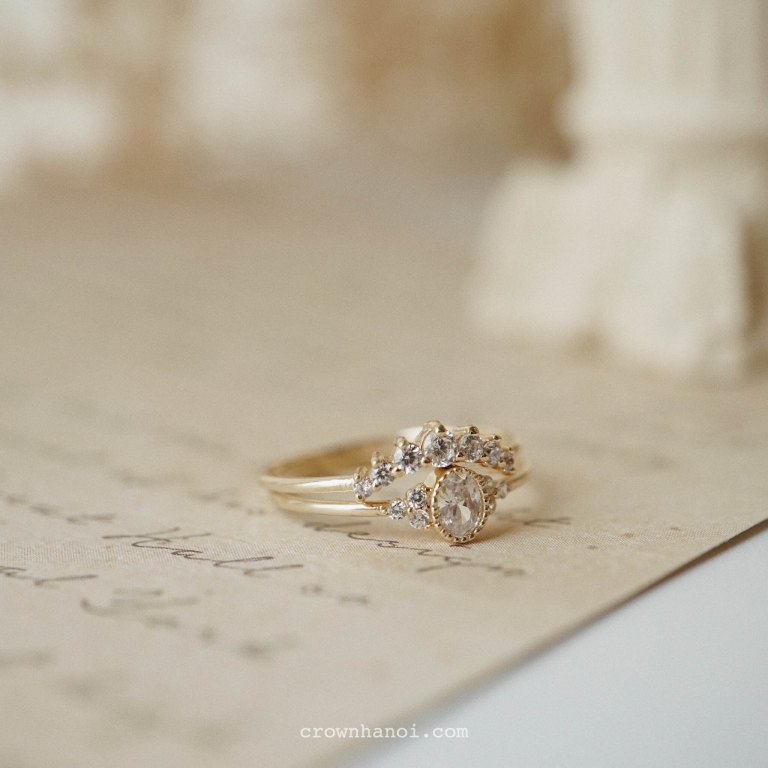 OVAL PETITE CLUSTER RING & ARCH SKINNY RING