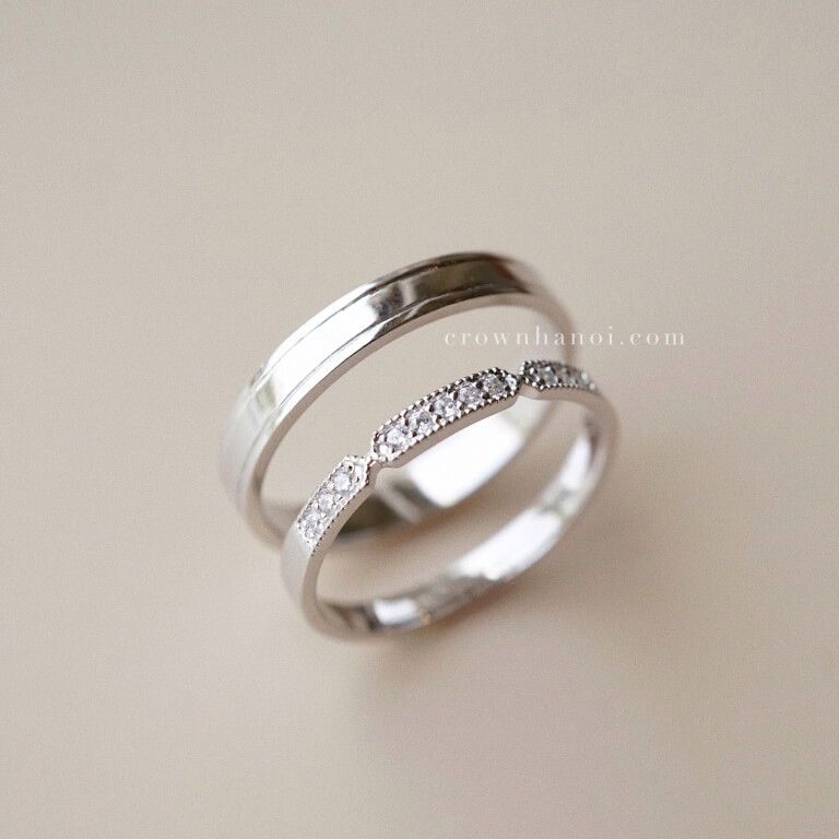BORDER RING & FRENCH PAVE RING (PLATINUM)
