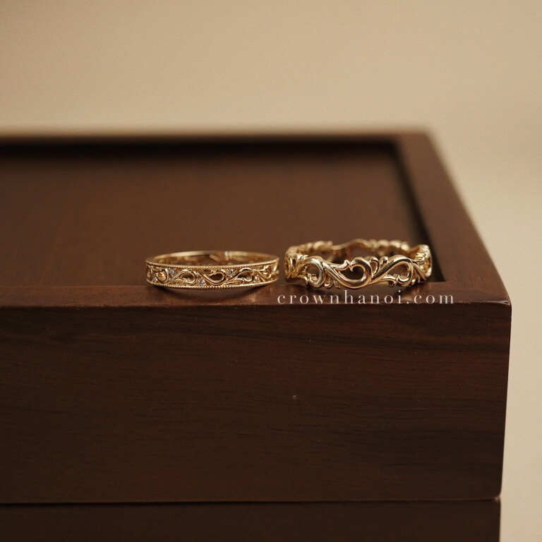 ANTIQUE PATTERN COUPLE RING