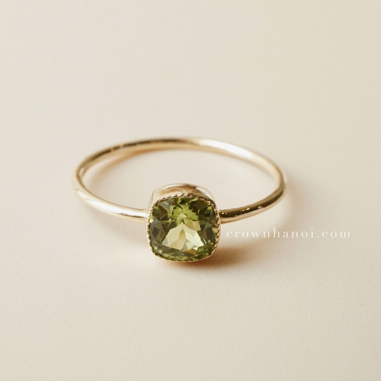 CUSHION PERIDOT MILGRAIN SKINNY RING