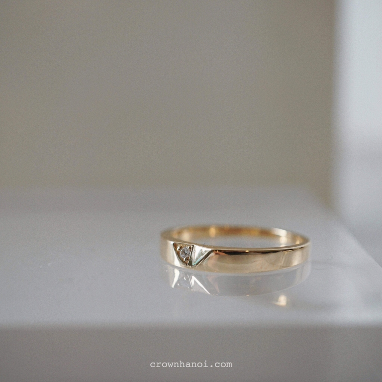 TRIANGLE BAND RING - WOMAN
