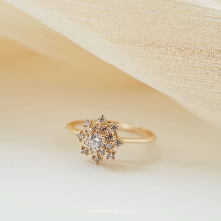 SNOWFLAKE SOLITAIRE RING