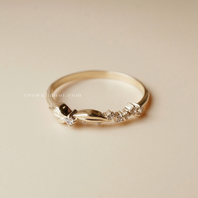 LAUREL PAVE RING