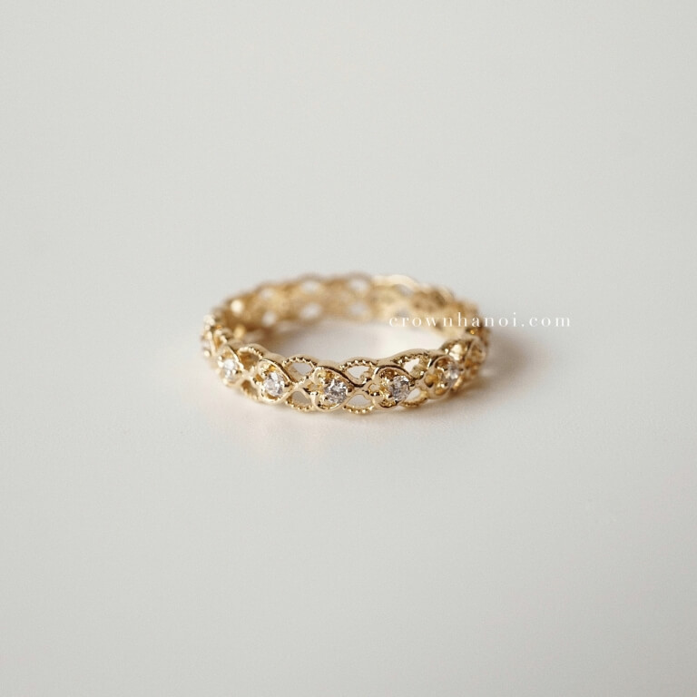 VINTAGE HEART ETERNITY RING
