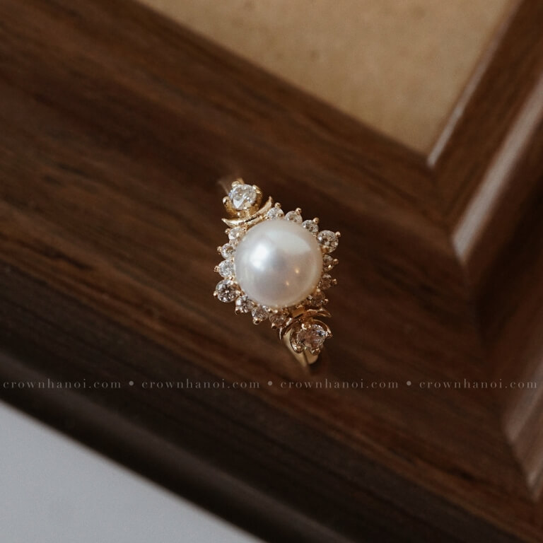 SUNBURST PEARL SOLITAIRE RING