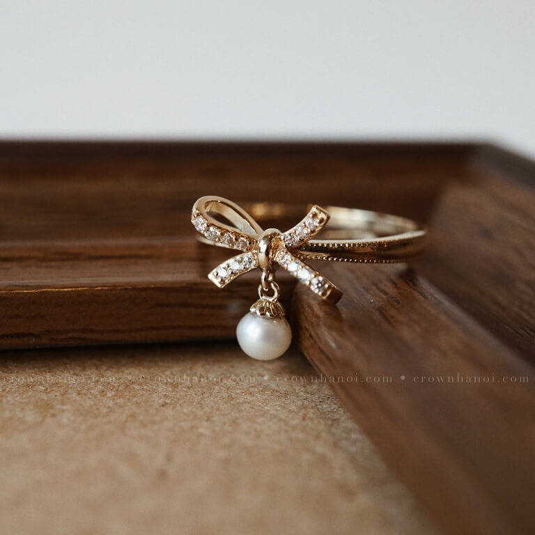 RIBBON DROP PEARL RING