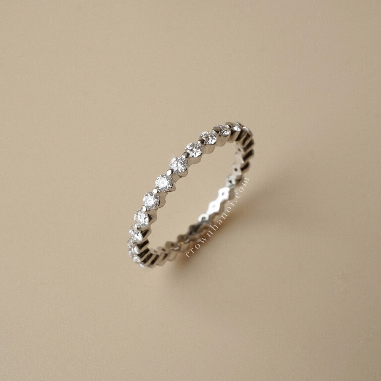 FLOATING ETERNITY RING