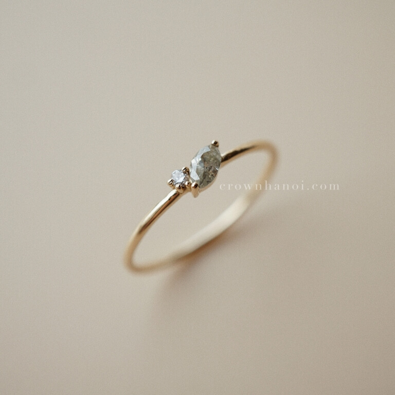 FANCY COLOR DIAMOND FAIRY SKINNY RING