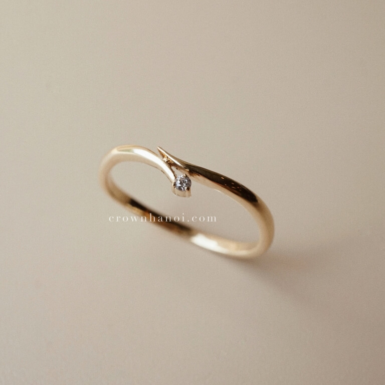 CROSS OVER STONE RING