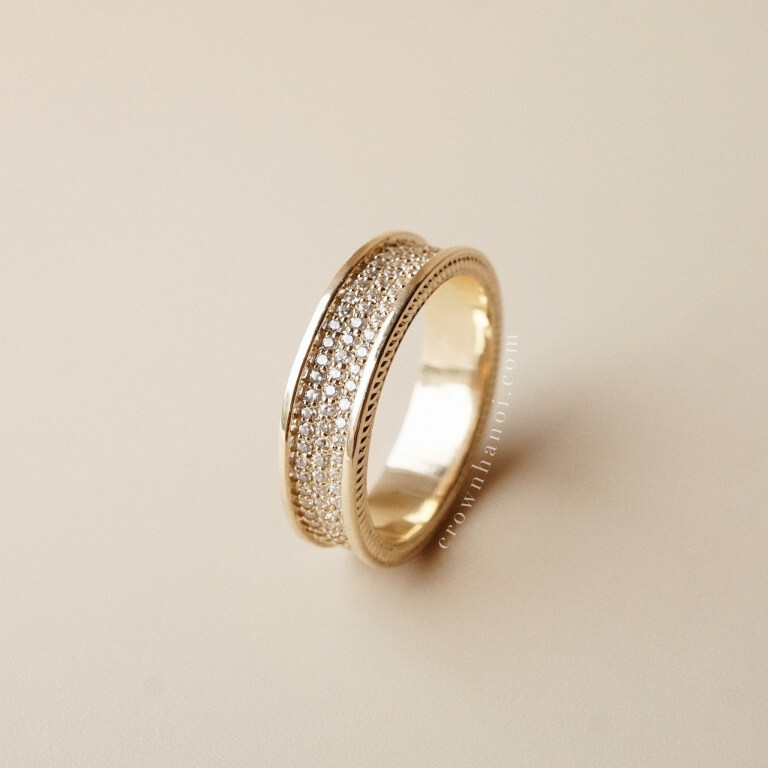 THREE ROW PAVE MAN BAND RING