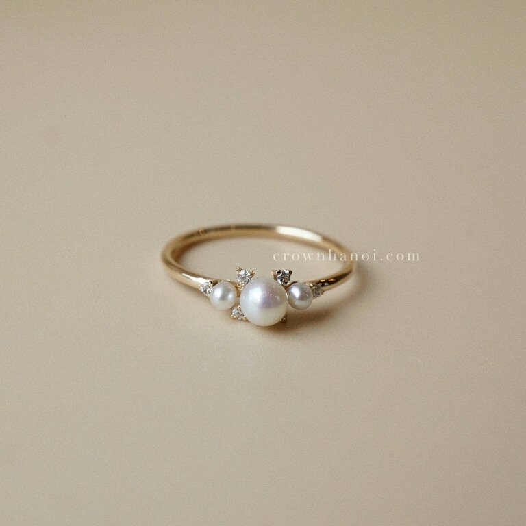 TRIO PEARL RING