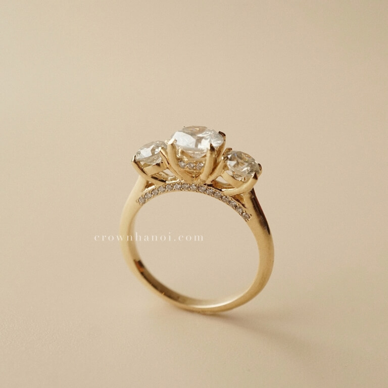 CATHEDRAL THREE STONE GREY DIAMOMD PAVE RING