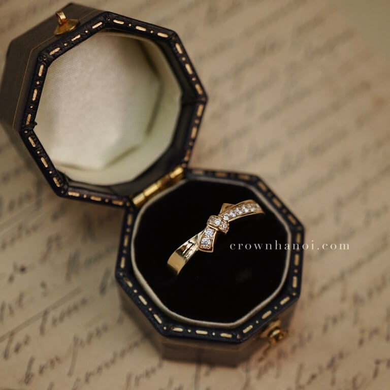 BOW KNOT PAVE RING